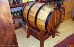 Barril de madeira, usado para armazenar e envelhecer bebida destilada. <br/><br/> Palavras-chave: Bebida destilada. Destilao. Mtodos de separao. Soluo.