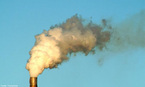 A fumaa emitida pelas industrias causa poluio, pela emisso de partculas na atmosfera. <br/><br/> Palavras-chave: Gases. Solues. Efeito estufa. Meio ambiente.