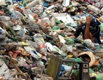 Depsito de lixo em que predomina as embalagens de garrafa PET, que tem grande potencial de reciclagem. <br/><br/> Palavras-chave: Reciclagem. Meio ambiente. Plsticos. Poluio. PET.