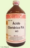 Frasco de cido Clordrico P.A. (para Anlise). O cido clordrico  uma soluo aquosa de cloreto de hidrognio. Apresenta-se como um lquido fumegante claro e ligeiramente amarelado, com odor pungente e irritante.  utilizado principalmente para limpeza e tratamento de metais ferrosos, flotao e processamento de minrios, acidificao de poos de petrleo, regenerao de resinas de troca inica, na construo civil, neutralizao de efluentes, fabricao de produtos para a indstria de alimentos e farmacutica, entre muitos outros. <br/><br/> Palavras-chave: cido clordrico. Cloreto de hidrognio. Hidreto clordrico. Reagentes de laboratrio. cidos inorgnicos.