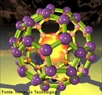 Molcula com 60 tomos de carbono. Buckyball foi nomeado aps Richard Buckminster Fuller, um modelador observou arquitetnico que popularizou o domo geodsico. O buckminsterfullerenes tem uma forma semelhante a esse tipo de cpula, o nome foi pensado apropriado.   medida que a descoberta da famlia fulereno veio depois buckminsterfullerene, 'fulereno' o nome abreviado  utilizado para se referir  famlia dos fulerenos. O sufixo "eno" indica que cada tomo de C est covalentemente ligado a trs outros (em vez de um mximo de quatro), uma situao que classicamente corresponderia  existncia de ligaes que envolvem dois pares de electres ("" ligaes duplas).  <br/><br/> Palavras-chave: Qumica do carbono. Buckyball. Molcula.