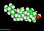 Representao tridimensional da molcula de Colesterol, que  um esteroide lipdico encontrado nas membranas celulares e transportado no plasma sanguneo de todos os animais.  um componente essencial das membranas celulares dos mamferos. O colesterol tem um papel central em muitos processos bioqumicos, mas  mais conhecido pela associao existente entre doenas cardiovasculares e as diversas lipoprotenas que o transportam, e os altos nveis de colesterol no sangue (hipercolesterolemia). O colesterol  insolvel em gua e, consequentemente, insolvel no sangue. Para ser transportado atravs da corrente sangunea ele liga-se a diversos tipos de lipoprotenas, partculas esfricas que tem sua superfcie exterior composta principalmente por protenas hidrossolveis. Existem vrios tipos de lipoprotenas, e elas so classificadas de acordo com a sua densidade. As duas principais lipoprotenas usadas para diagnstico dos nveis de colesterol so: * lipoprotenas de baixa densidade (Low Density Lipoproteins ou LDL): acredita-se que so a classe malfica ao ser humano, por serem capazes de transportar o colesterol do fgado at as clulas de vrios outros tecidos. Nos ltimos anos, o termo (de certa forma impreciso) "colesterol ruim" ou "colesterol mau" tem sido usado para referir ao LDL que, de acordo com a hiptese de Rudolf Virchow, acredita-se ter aes danosas (formao de placas arterosclerticas nos vasos sanguneos). * lipoprotenas de alta densidade (High Density Lipoproteins ou HDL): acredita-se que so capazes de absorver os cristais de colesterol, que comeam a ser depositados nas paredes arteriais (retardando o processo arterosclertico). Tem sido usado o termo "colesterol bom" para referir ao HDL, que se acredita que tem aes benficas. Nomenclatura IUPAC: (3β)-​cholest-​5-​en-​3-​ol. Frumula molecular: C27H46O. Massa molar: 386,65 g/mol. Nomenclatura sistmica: 10,13-dimetil-17-(6-metilheptan-2-yl)-2,3,4,7,8,9,11,12,14,15,16,17-dodecahidro-1H-ciclopenta[a]phenanthren-3-ol Para a Associao Mdica Americana, o nvel desejvel de colesterol LDL  menos do que 100 mg/dL (2,6 mmol/L), embora um novo alvo de <70 mg/dL pode ser considerado para indivduos em alto risco baseado em alguns dos testes mencionados acima. O nvel ideal de colesterol HDL  de >60 mg/dL. Uma proporo de colesterol total para o HDL  outra forma til de medio  de menos de 5:1 acredita-se ser saudvel. Como nota, os valores tpicos de LDL para criana antes que os estgios iniciais de ateroma comecem a se desenvolver  35 mg/dL. <br/><br/> Palavras-chave: Colesterol. Esteroide lipdico. Lipoprotenas. Funes qumicas. Qumica orgnica.