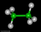 Representao tridimensional da molcula do Etano. A temperatura ambiente  um gs incolor, sem cheiro e inflamvel. O etano  um alcano de cadeia aliftica, derivado do refino do petrleo, foi obtido sinteticamente a primeira vez por Michael Faraday, por meio da eletrlise de uma soluo de acetato de potssio. A principal utilizao do etano  na indstria qumica, na produo do etileno por craqueamento por vapor. <br/><br/> Palavras-chave: Etano. Hidrocarbonetos. Funes qumicas. Qumica orgnica.