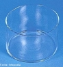 Recipiente geralmente utilizado para banho de gelo no laboratrio de Qumica. <br/><br/> Palavras-chave: Cuba de vidro. Laboratrio de qumica. Material de laboratrio. Vidraria.